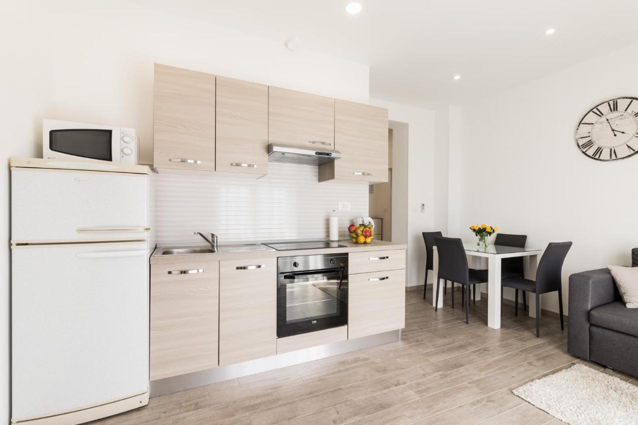 Apartments Lusani Split Luaran gambar