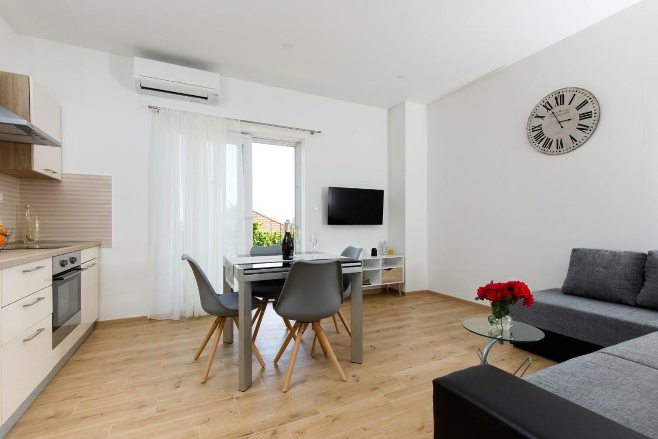 Apartments Lusani Split Luaran gambar