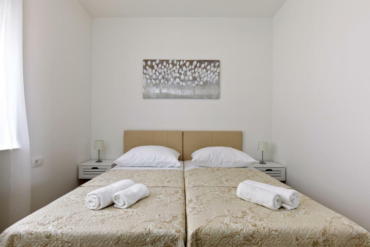 Apartments Lusani Split Luaran gambar